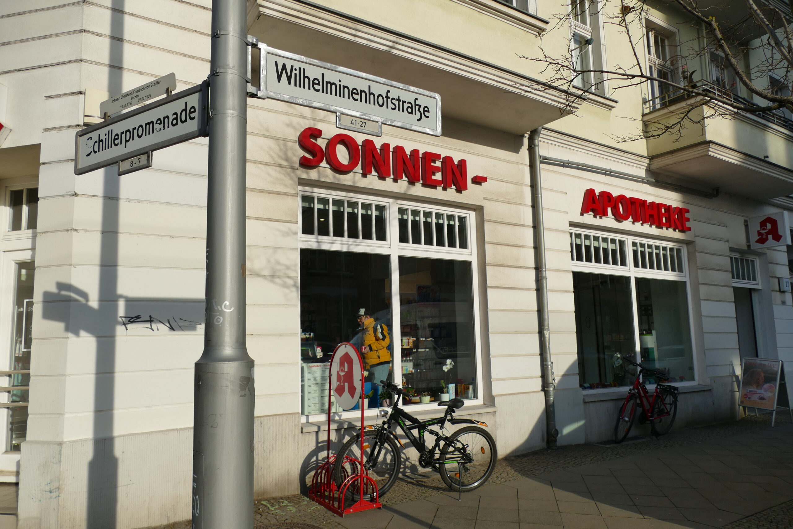 skulap-Apotheke im Mrkischen Zentrum in Berlin